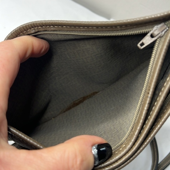 Fendi Vintage Small Double Compartment Crossbody Bag - Picture 10 of 13